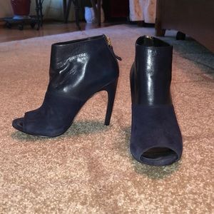 Perfect condition NineWest peep toe bootie